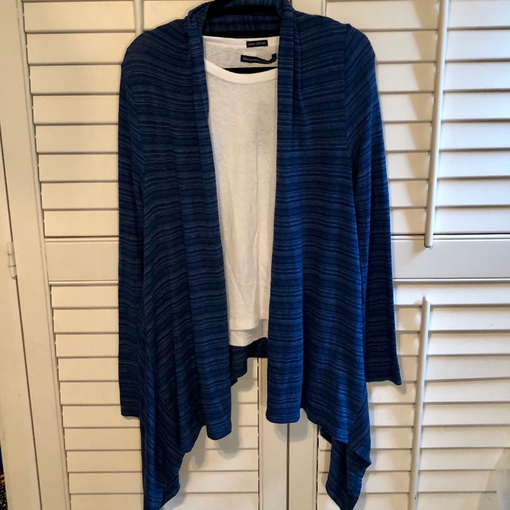 ⭐️LIKE NEW.Cute striped asymmetrical open cardigan